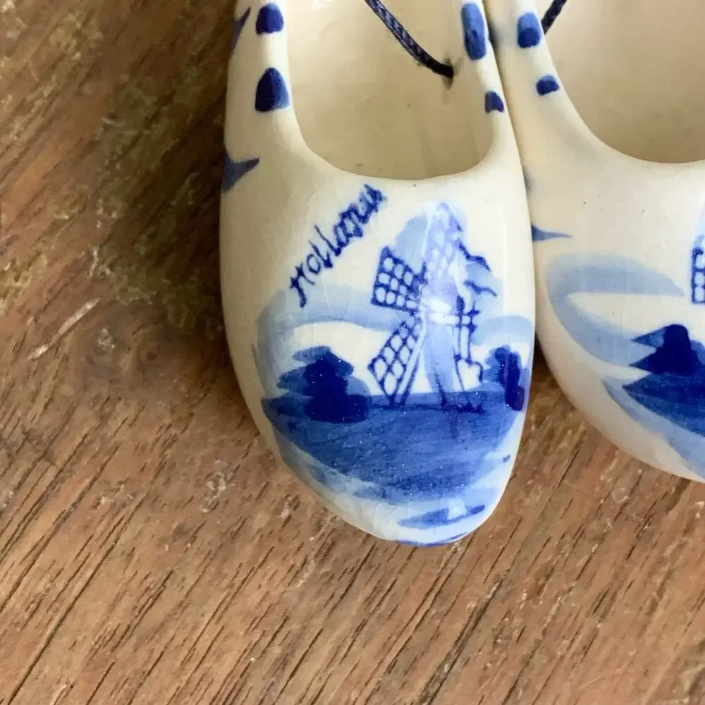 Holland Souvenir Miniature 2” Porcelain Dutch‎ Shoes Blue & White hand painted